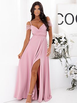 Rochie lungă With You  Rochie elegantă maxi în culoarea roz murdar, creată pentru ocazii deosebite. Model cu croială feminină, ce subliniază frumos talia și