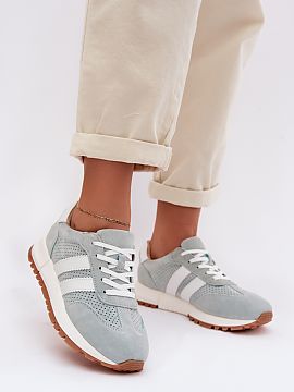 Pantofi de sport Step in style  Tenisii de damă din piele de catifea naturală sunt o combinație de confort și stil atemporal. Cele două benzi plasate pe laterale subli