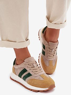 Pantofi de sport Step in style  Sneakersii damă din piele naturală sunt o combinație de confort și stil atemporal. Cele două benzi plasate pe laterale subliniază cara