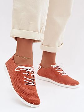 Pantofi Step in style  Pantofii cu șireturi pentru femei de la marca S.Barski reprezintă o combinație între eleganța clasică și confortul zilnic. Realizați