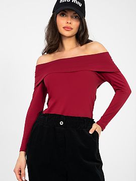 Bluzka Rue Paris  Bluza stylish z croială fixă, care subliniază frumos silueta și oferă confort la purtare. Modelul clasic, simplu, este o bază universa
