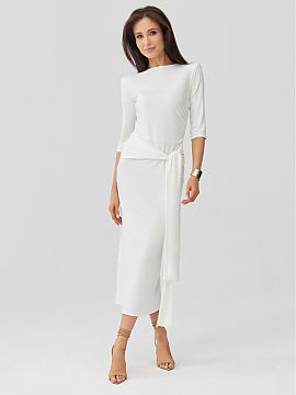 rochie de zi Roco Fashion  Rochia elegantă cu croială ajustată pune în valoare frumos silueta, iar cureaua decorativă în talie subliniază formele feminine și c