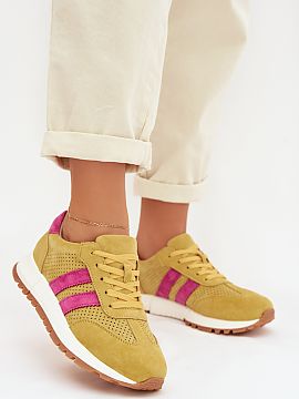 Pantofi de sport Step in style  Tenisii de damă din piele de catifea naturală sunt o combinație de confort și stil atemporal. Cele două curele plasate pe laterale subl