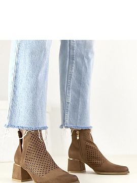 Botine cu toc Solea  Botine elegante cu un design clasic, care completează perfect atât ținutele de zi cu zi, cât și cele mai formale. Realizate din piele e