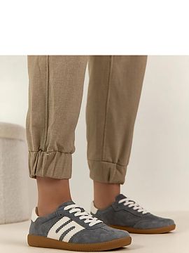 Pantofi sport pe platformă Solea  Pantofi sport universali fabricați din piele naturală de înaltă calitate din piele de catifea, care îmbină designul clasic cu confortu