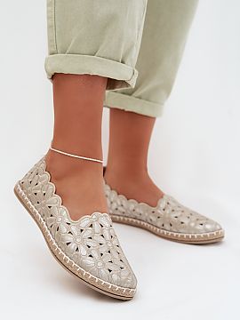 Balerinki Step in style  Balerini pentru femei realizati din material textil cu model floral. Acesti pantofi sunt alegerea ideala pentru sezonul de primavara-vara! C