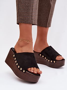 Papuci de casă Step in style  Șlapi damă din piele ecologică sunt o propunere elegantă pentru ziua de zi. Platforma combinată cu talpa ascunsă oferă stabilitate ș