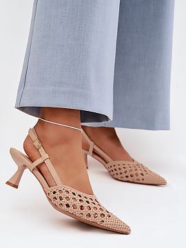 Sandale cu toc Step in style  Sandalele pentru femei realizate dintr-o împletitură decorativă reprezintă o propunere stilată pentru zilele mai calde. Vârfurile acop