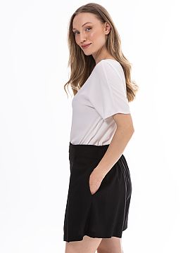 Pantaloni scurţi awama