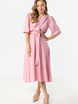 rochie de zi awama  Rochia midi lejera cu un design tip plic este o propunere ideală pentru ziua de zi și pentru ieșirile mai elegante. Decolteul în formă 