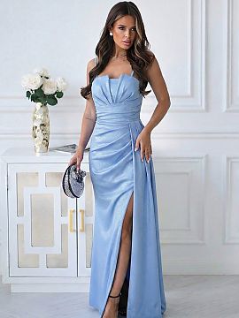 Rochie lungă Bicotone  Rochie de seară uimitoare în nuanța de mentă, confecționată dintr-un material subtil lucios, cu fermoar ascuns. Corsajul modern cu pli