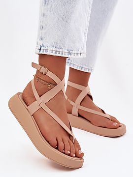 Sandaale Step in style  Sandale pentru femei de tip japoneze, realizate din piele ecologică, sunt o propunere confortabilă și elegantă pentru zilele de vară. M