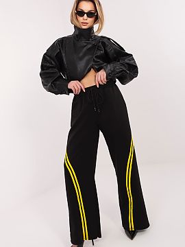 Pantaloni de trening Rue Paris  Pantaloni de trening pentru femei sunt o propunere comodă și stilată pentru fiecare zi, ideală pentru femeile care apreciază confortul 