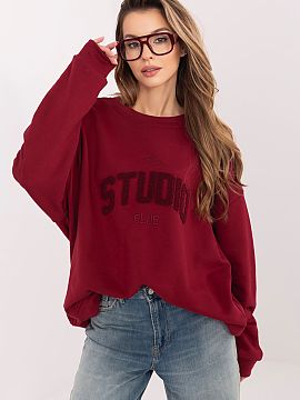Bluza Relevance  Bluza de damă la modă în stil oversized, ideală pentru ținutele de zi cu zi, casual. Croiala lejeră oferă libertate de mișcare și c