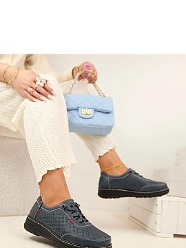 Pantofi de tip semi-sport Solea  Pantofii deschiși la culoare, eleganți și confortabili, sunt o alegere excelentă pentru ziua de zi. Modelul se remarcă prin șireturile