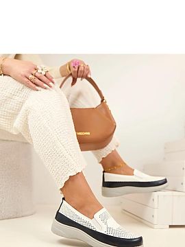 Pantofi de tip semi-sport Solea  Pantofi eleganți cu decupaje sunt o propunere excelentă pentru persoanele care apreciază confortul și aspectul modern. Partea superioar�