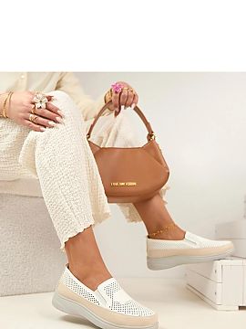 Pantofi de tip semi-sport Solea  Pantofi eleganți și deschiși sunt o propunere excelentă pentru persoanele care apreciază confortul și aspectul modern. Partea superioa
