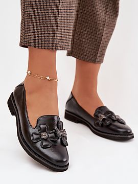 Pantofi de tip semi-sport Step in style  Pantofi pentru femei de la brandul Jezzi, fabricați din piele ecologică, sunt o propunere într-o variantă feminină. Pantofii sunt așez