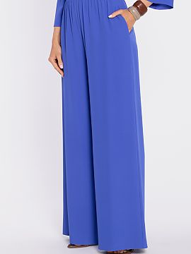 Pantaloni de damă Moe  Pantaloni eleganți din materiale palazzo pentru femei, care combină confortul purtării cu un stil rafinat și feminin. Realizați dintr-u