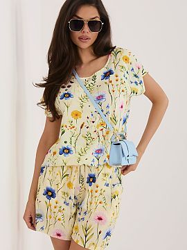 Pantaloni scurţi Sublevel  Șorturile ușoare și elegante pentru femei sunt o propunere ideală pentru ținutele de zi cu zi în zilele mai calde. Fabricate din visco