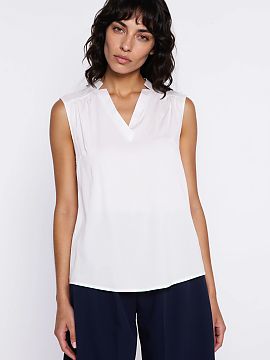 Bluzka Nife  Bluza cu croiala regulata, care imbina confortul cu eleganta feminina. Confectionata dintr-un material usor si respirabil din viscoza, se as