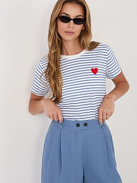 tricou Italy Moda  Tricou elegant pentru femei cu dungi atemporale, ideal pentru ținutele de zi cu zi, casual. Designul clasic se potrivește perfect atât cu