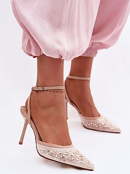 Sandale cu toc Step in style  Elegantele sandale cu toc pentru femei sunt o propunere deosebită pentru ocazii speciale. Vârfurile acoperite și ascuțite subțiază viz
