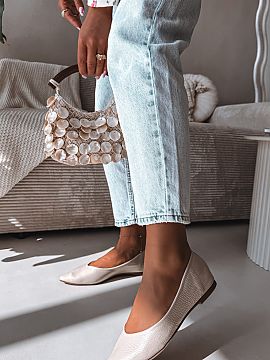 Balerinki Step in style  Balerinii din piele ecologică pentru femei sunt o propunere elegantă și confortabilă pentru fiecare zi. Croiala ușoară face ca pantofi