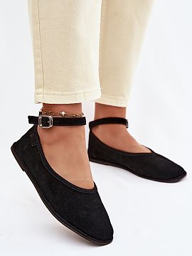 Balerinki Step in style  Balerinii pentru femei din piele naturală de la brandul Big Star sunt un model elegant cu un caracter feminin. Partea superioară moale din