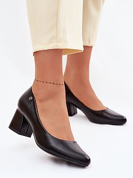 Pantofi dcu toc gros Step in style  Pantofi pentru femei de la marca Vinceza sunt o eleganță clasică într-o interpretare modernă. Realizate din piele ecologică, arată st