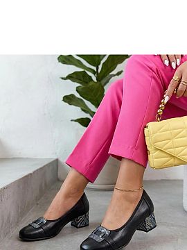 Pantofi dcu toc gros Solea  Elegantele cu toc decorativ sunt o propunere deosebită pentru femeile care doresc să adauge o notă subtilă și în același timp spectac