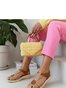 Sandaale Solea  Sandale confortabile cu închidere pe velcro sunt o propunere ideală pentru zilele calde pentru femeile care apreciază confortul și func�