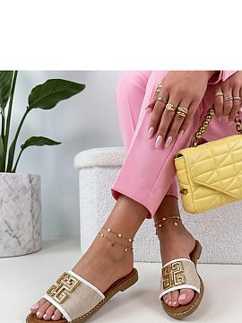 Papuci de casă Solea  Elegantul papuci cu decor metalic pe partea din față sunt o propunere pentru femeile care apreciază combinația dintre confort și aspect