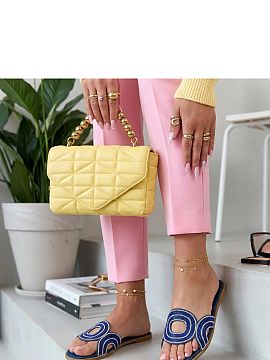 Papuci de casă Solea  Papuci delicati cu zirconii ornamentali sunt o propunere elegantă pentru femeile care apreciază confortul combinat cu strălucirea subtil�