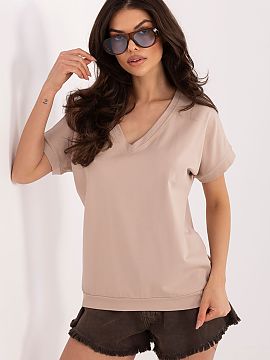 Bluzka Rue Paris  Bluza universala cu un caracter de zi cu zi, care se va potrivi perfect atat pentru uzul zilnic, cat si pentru munca. Croiala neteda ii conf