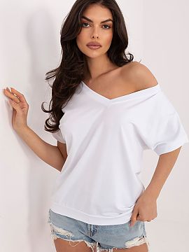 Bluzka Rue Paris  Bluza universală cu caracter de zi cu zi, care se va potrivi perfect atât pentru uzul zilnic, cât și pentru muncă. Croiala netedă îi 