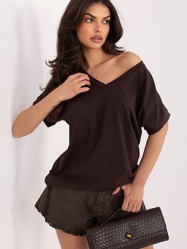 Bluzka Rue Paris  Bluza universala cu caracter zilnic, care se potrivește perfect atât pentru ziua de zi, cât și pentru muncă. Croiala netedă îi confer