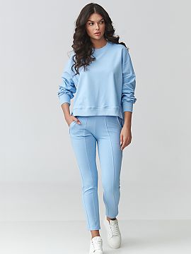 set Makadamia  Setul elegant de trening pentru femei este combinația perfectă între confort și design modern. Setul este format dintr-o bluză largă c