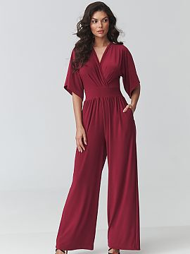 Salopetă Makadamia  Costum elegant pentru femei este o propunere ideală pentru femeile care apreciază eleganța, confortul și stilul atemporal. Modelul se di