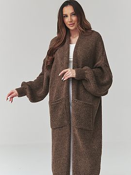 Kardigan Makadamia  Acest pulover lung de damă este combinația perfectă între confort, aspect modern și funcționalitate. Modelul sub formă de cardigan ov
