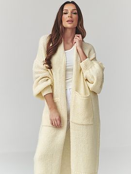 Kardigan Makadamia  Acest pulover lung pentru femei este combinatia perfecta intre confort, aspect modern si functionalitate. Modelul sub forma de cardigan over
