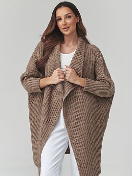 Kardigan Makadamia  Acest pulover lung pentru femei este o alegere excelentă pentru femeile care apreciază confortul, stilul și designul atemporal. Modelul s