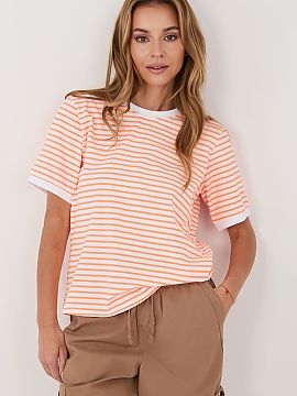 tricou Rue Paris  Tricou pentru femei cu dungi este o propunere clasică în stil casual, ideală pentru zi de zi. Modelul atemporal îi conferă un caracter 
