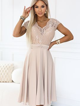 rochie de seară Numoco  Cauti o tinuta potrivita pentru o petrecere de familie si o cina eleganta? Rochia Linda intr-o nuanta deschisa de bej arata frumos in poze s