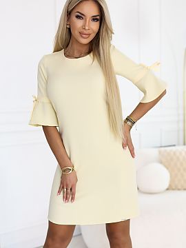 rochie de zi Numoco  Imaginează-ți o după-amiază călduroasă și o culoare luminoasă care adaugă imediat prospețime. Rochia Neva îți învăluie silueta