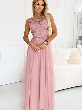Rochie lungă Numoco  Dacă căutați o creație care arată bine atât în fotografii, cât și în lumină naturală, acest model în roz pudrat este cea mai bu
