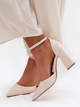 Pantofi dcu toc gros Step in style  Pantofi cu toc pentru femei din imitație de piele sunt o propunere elegantă și versatilă, care se potrivește perfect în multe stiliză