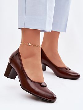 Pantofi dcu toc gros Step in style  Cizmele de damă de la marca Vinceza sunt un model elegant cu un caracter atemporal. Realizate din piele ecologică. Plasate pe un toc stabi