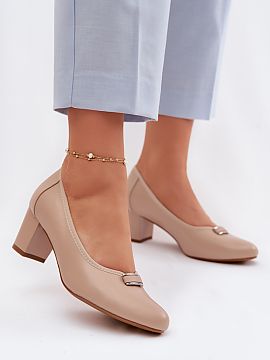 Pantofi dcu toc gros Step in style  Pantofi de damă de la marca Vinceza sunt un model elegant cu caracter atemporal. Realizate din piele ecologică. Așezate pe un toc stabil 