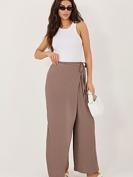 Pantaloni pentru femei Factory Price  Pantaloni largi pentru femei sunt o propunere elegantă și confortabilă pentru ziua de zi și pentru muncă într-o versiune mai puțin fo